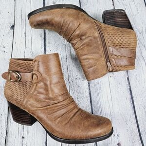 BARETRAPS | Reinella side zip faux leather heeled ankle boot